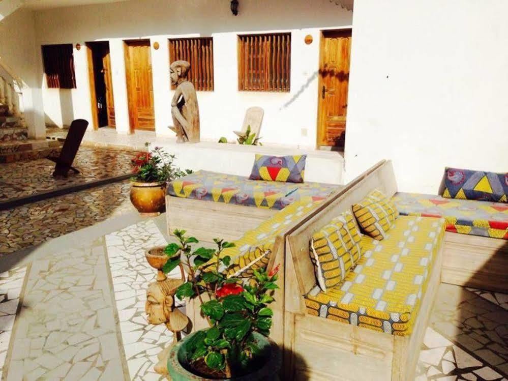 Albergue Via Via Yoff Exterior foto